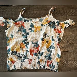 Floral cold shoulder top size 1X